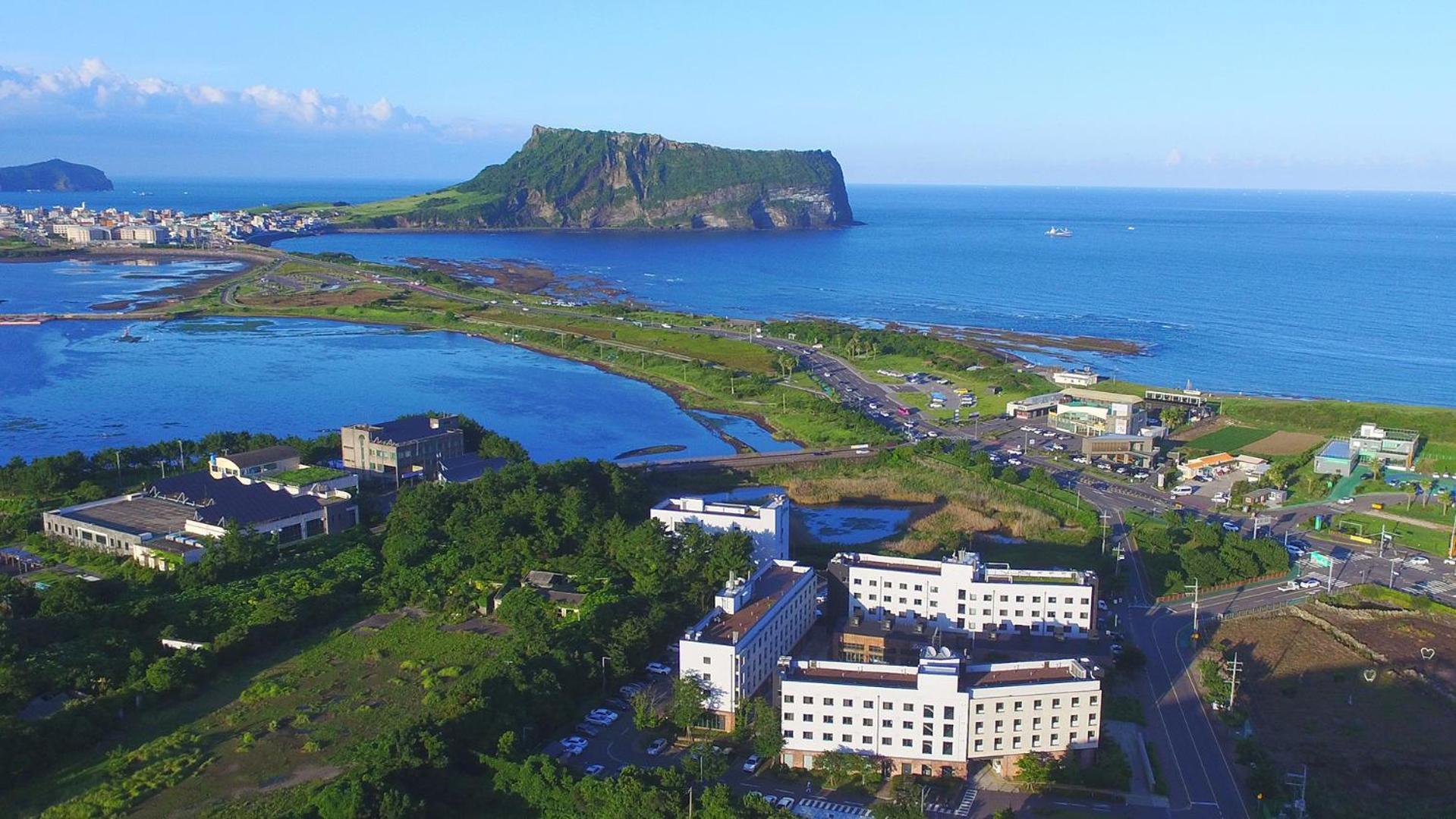 Playce Camp Jeju Hotel Ojo-ri Exterior photo